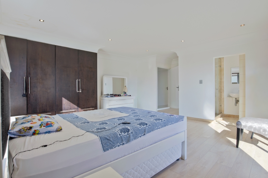 5 Bedroom Property for Sale in Big Bay Western Cape
